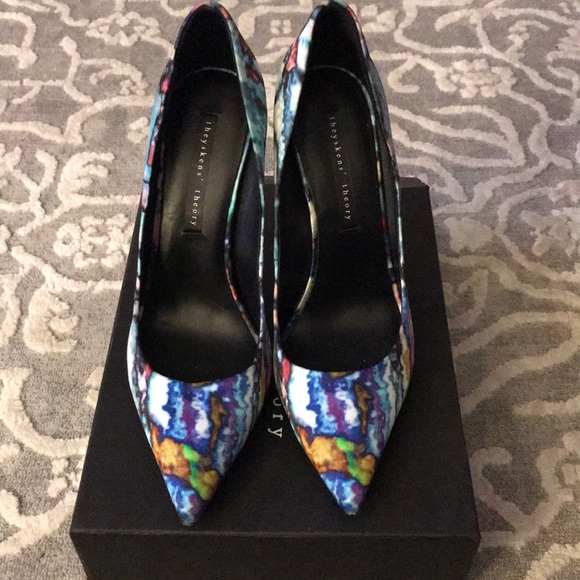 Theyskens ‘ Theory - Picture 2 of 5